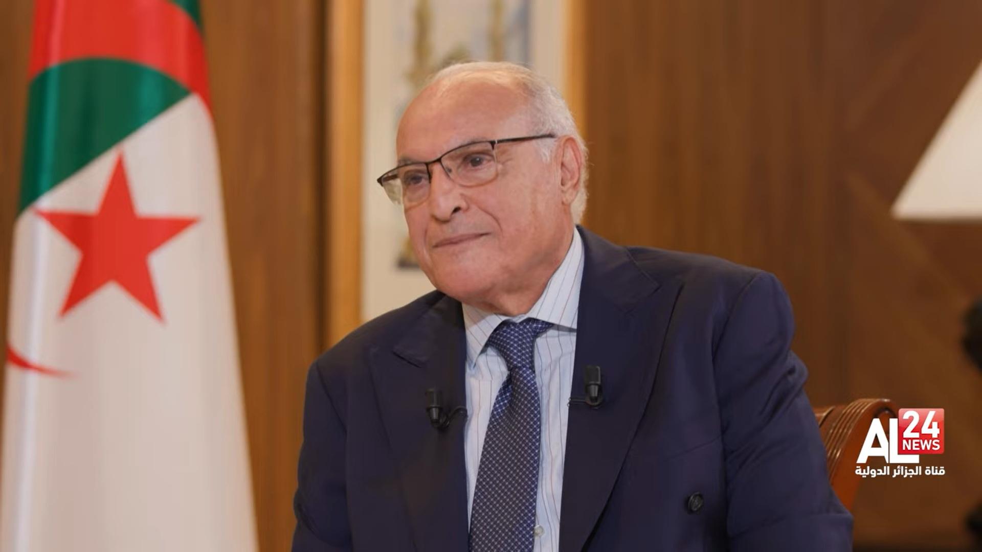 Interview de "AL 24" avec le Ministre d'Etat,le Ministre des Affaires Etrangeres, M. Ahmed Attaf